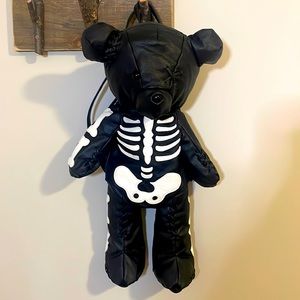 🖤 Skeleton teddy bear backpack NWOT